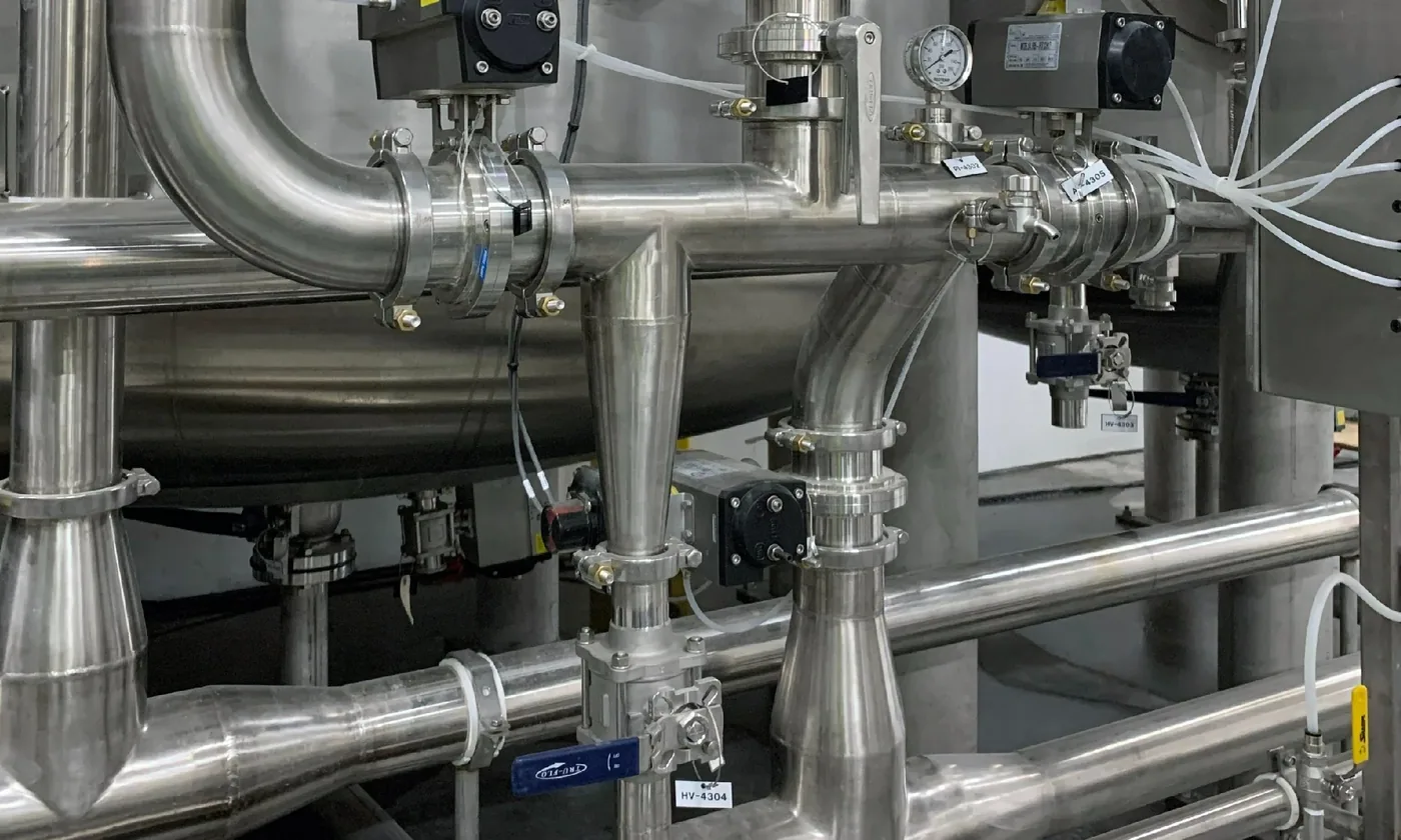 Piping tubes in the power plant warehouse