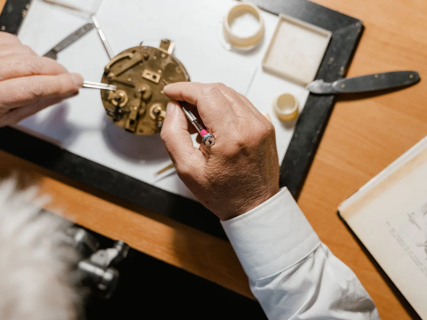 Optics, watches and jewellery