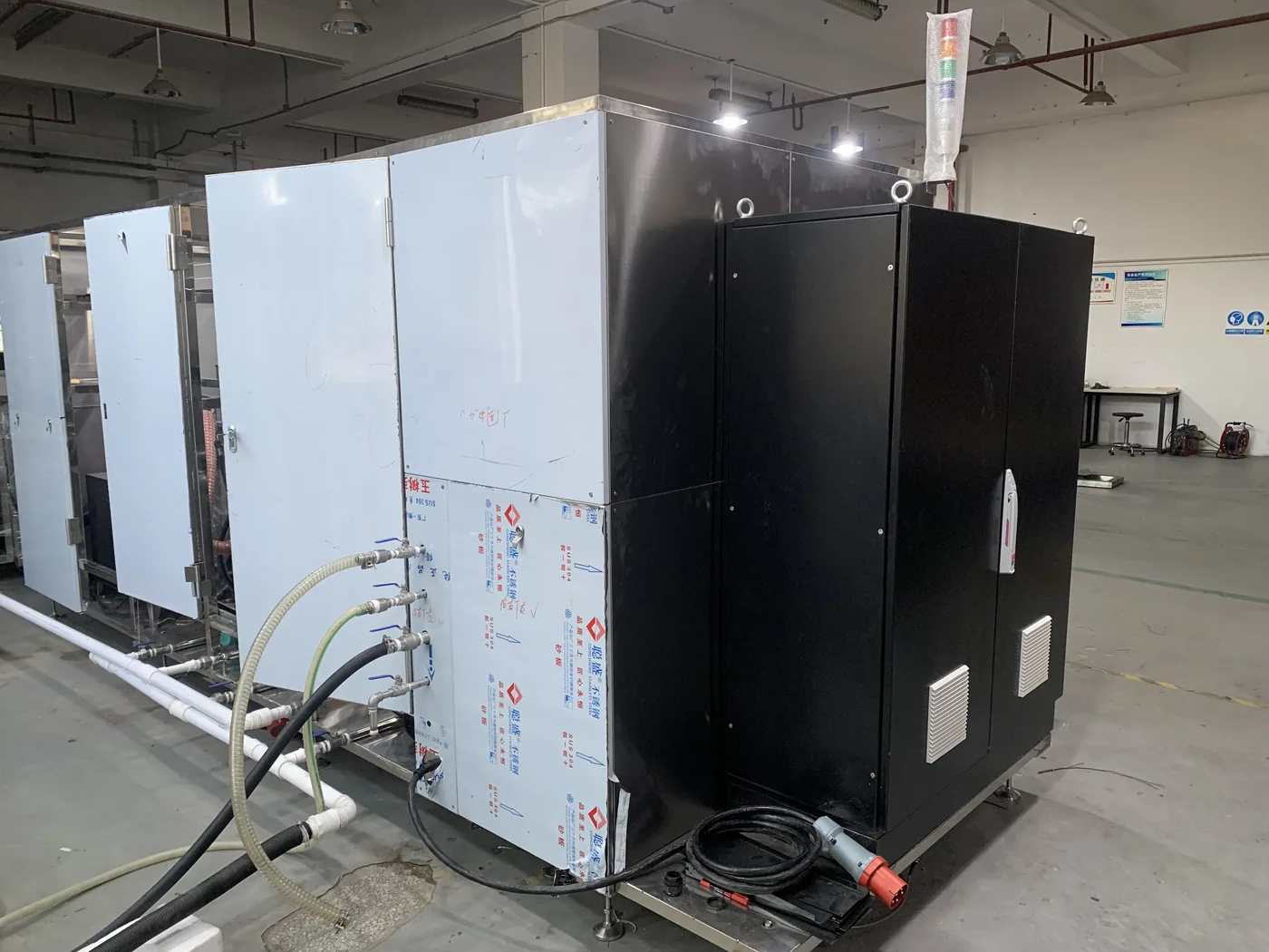 Automated multi-tank line in final assembly