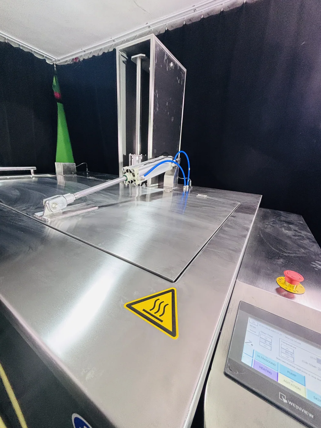 AL-1000 — lid open (photo)