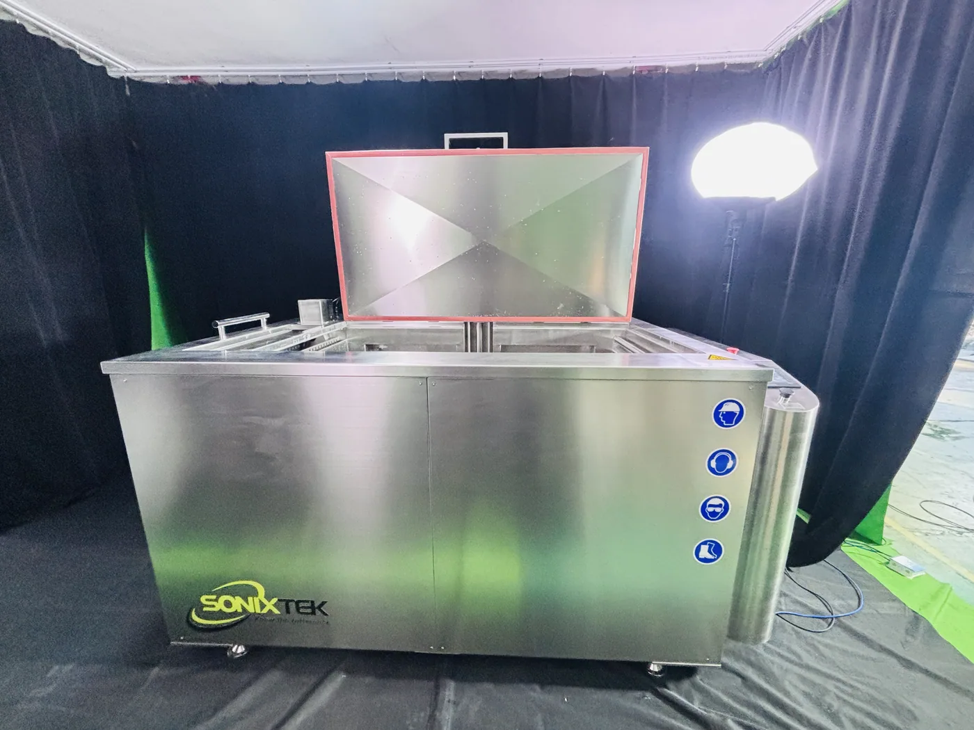 AL-1000 — lid open (photo)