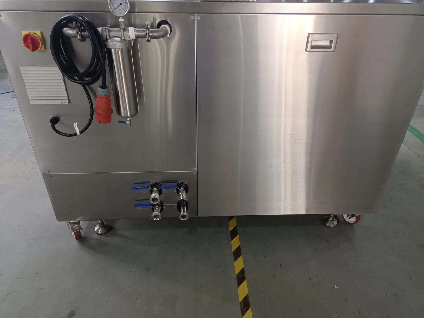 AL-400 — back view (photo)