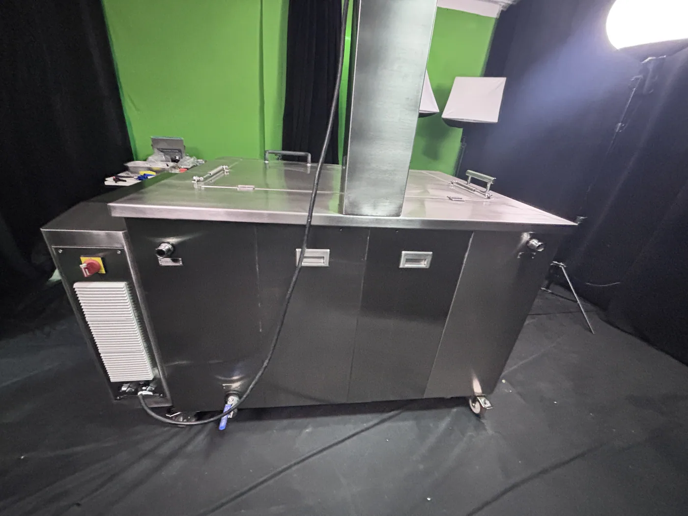 AL-600 — back view (photo)