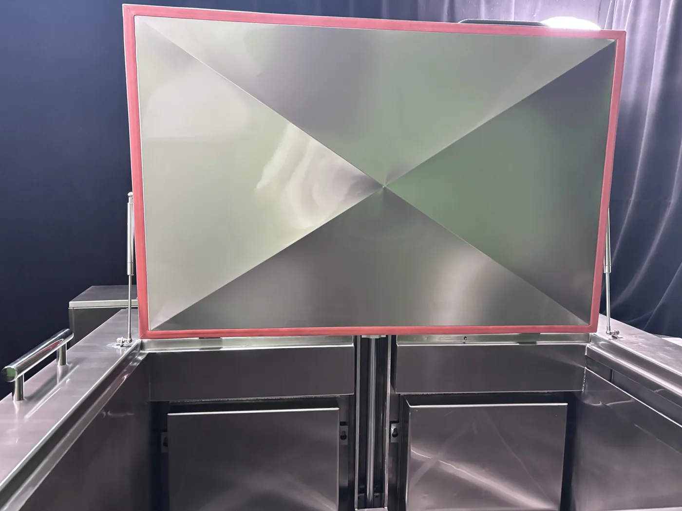 AL-600 — lid open (photo)