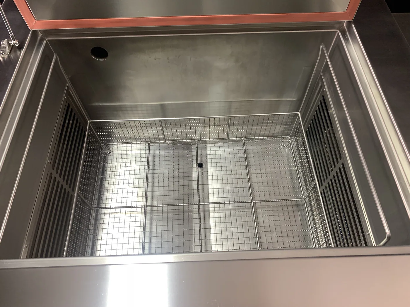 DT-206 — inside the tank (photo)