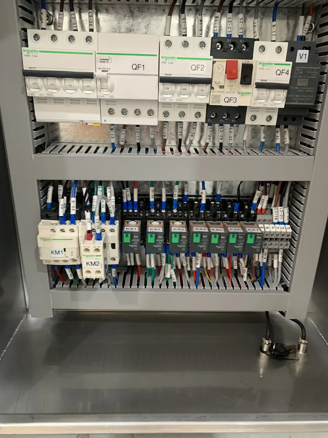 SF-225 — inside the tank (photo)