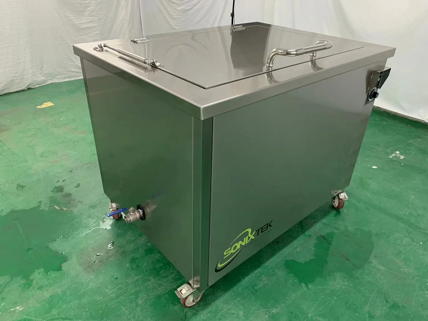 ST-300 — left side (photo)