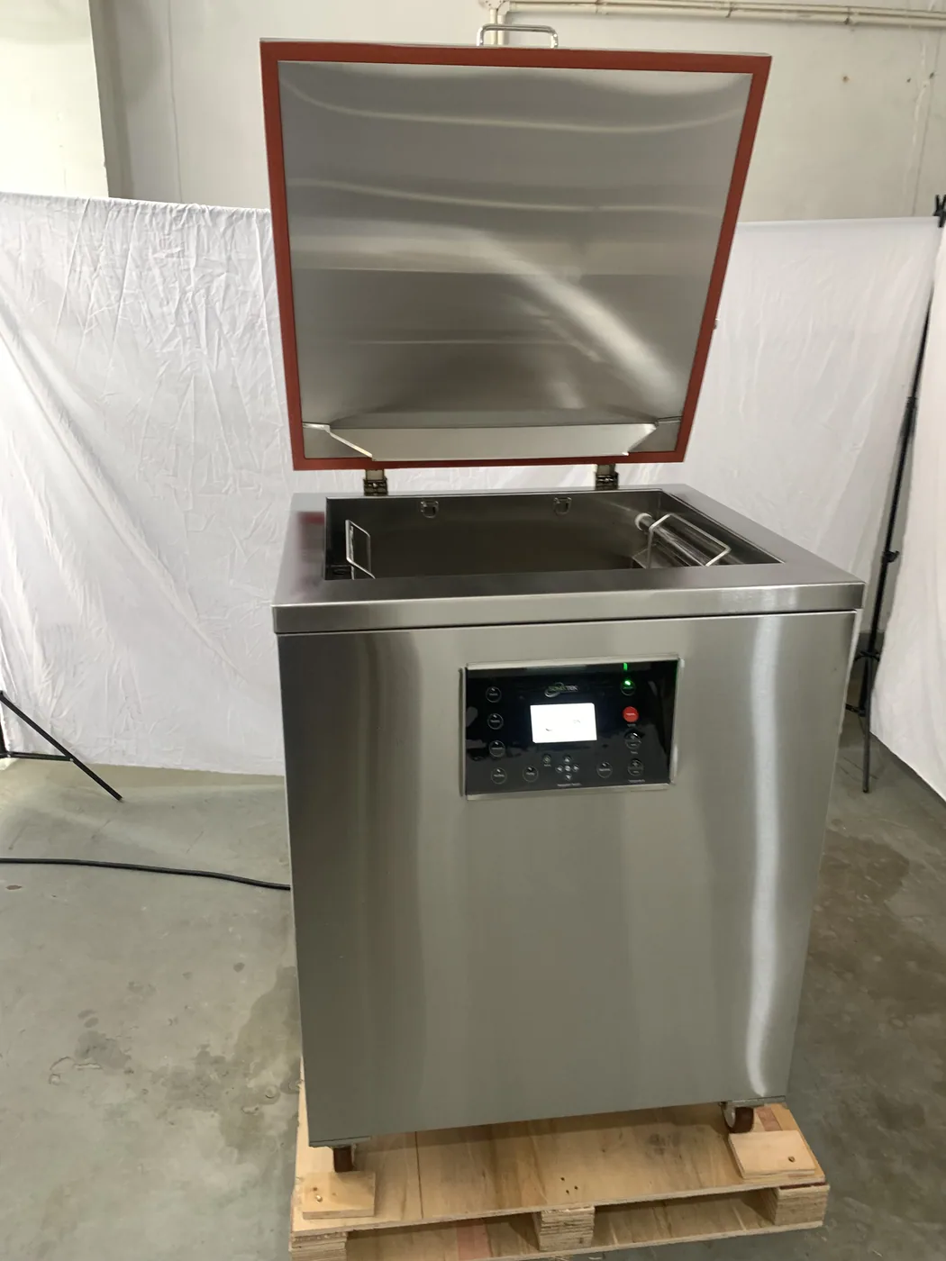 UMX Pro 162L — lid open (photo)