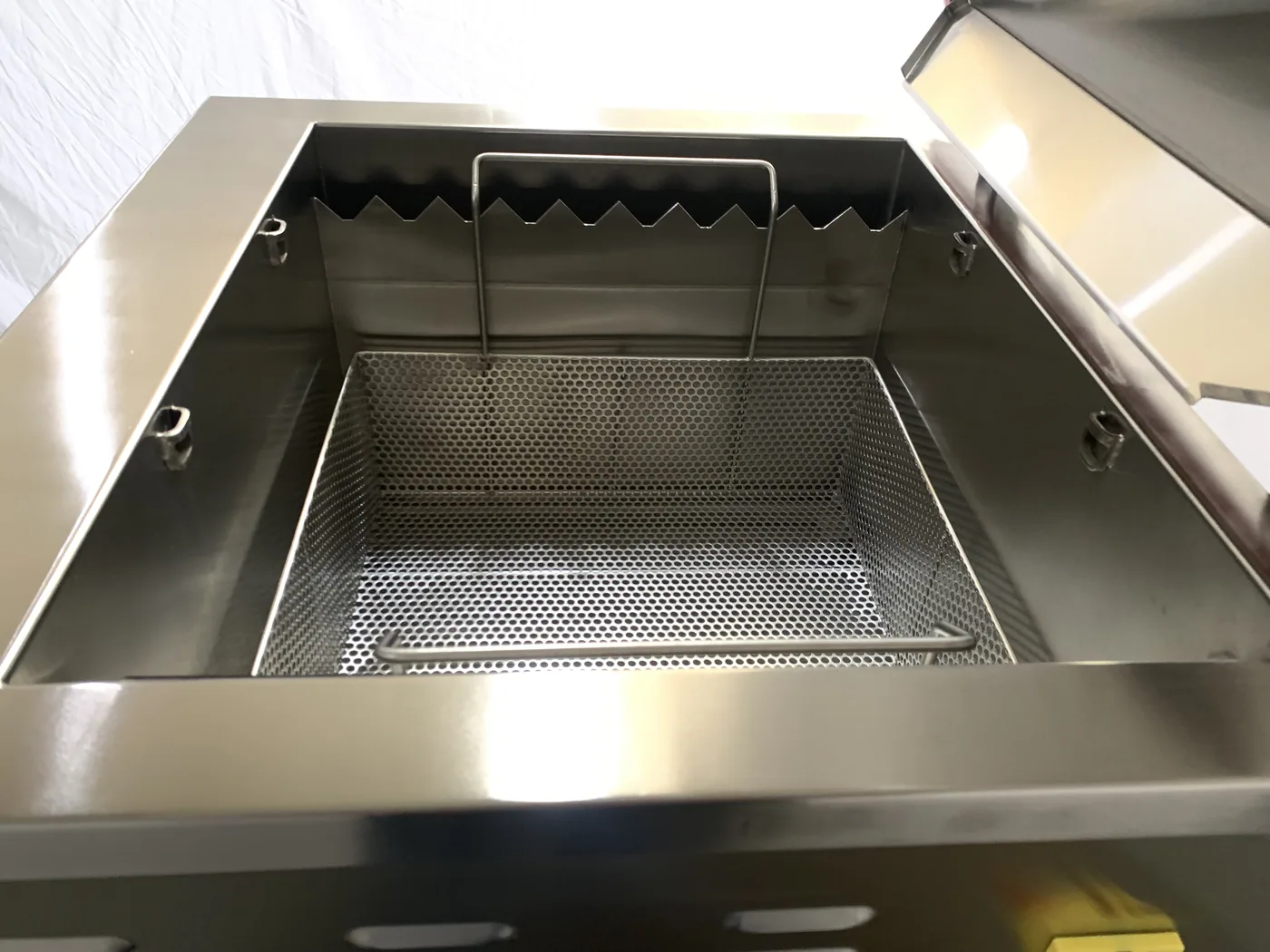 UMX Pro 162L — inside the tank (photo)